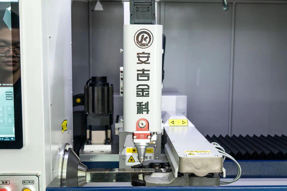 90 Chuck CNC Boru Lazer Kesici